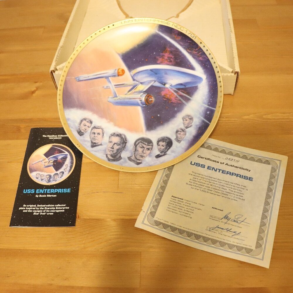 "USS Enterprise and Crew" Star Trek Commemorative Plate, 24 k gold border, NWT